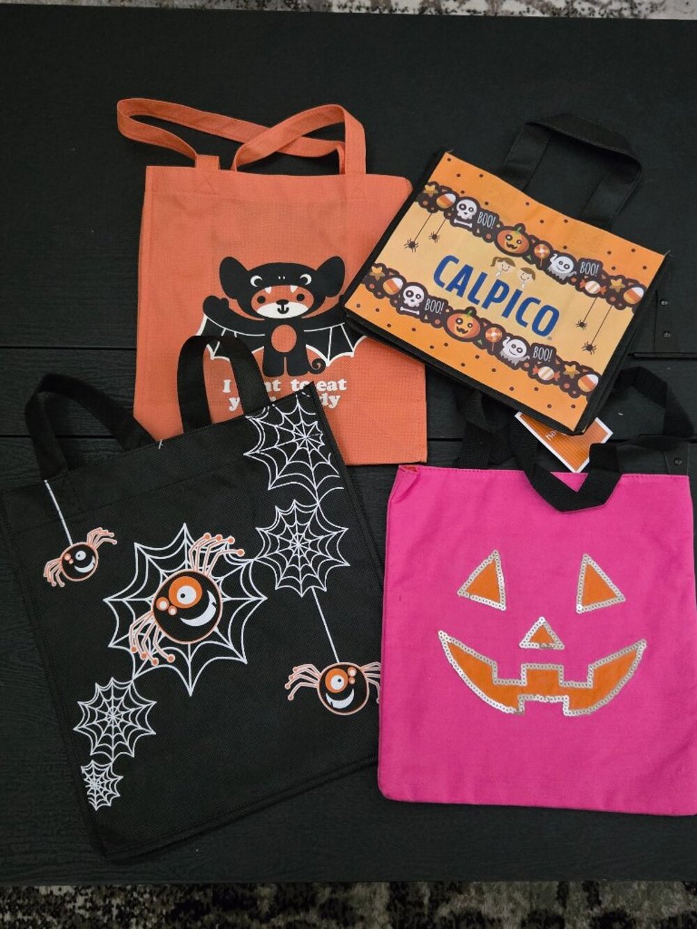 Lot of 4 new halloween tote / trick or treat bags bat pumpkin skeleton spider